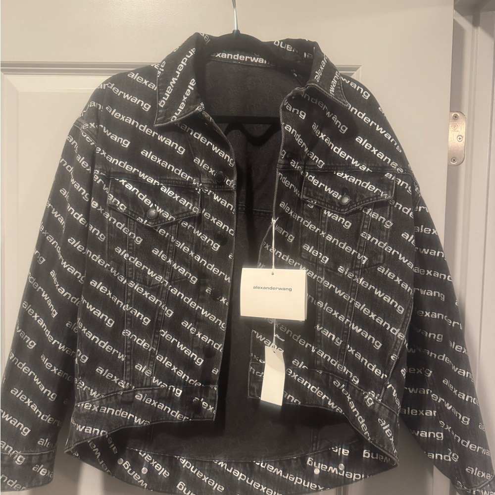 Alexander Wang Monochrome Logo Print Jacket
Brand New. Never Worn. Tags attached - Picture 2 of 8
